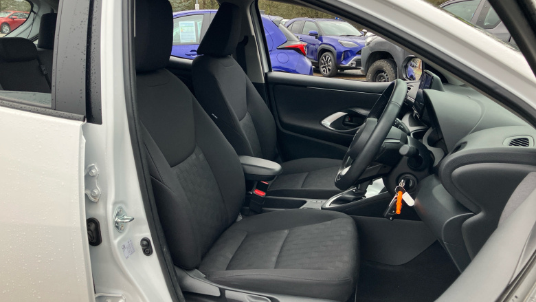 Toyota Yaris 1.5 Hybrid Icon 5dr CVT Hybrid Hatchback